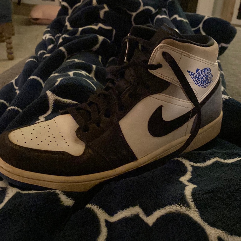 Air Jordan 1 mid SE racer blue size 9.5
